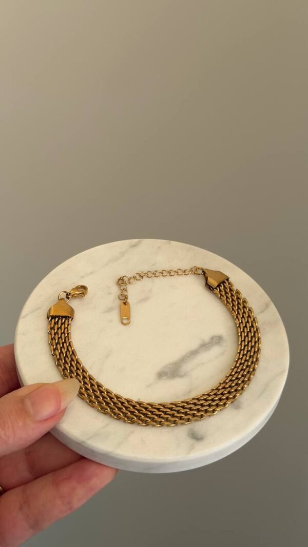 اساور