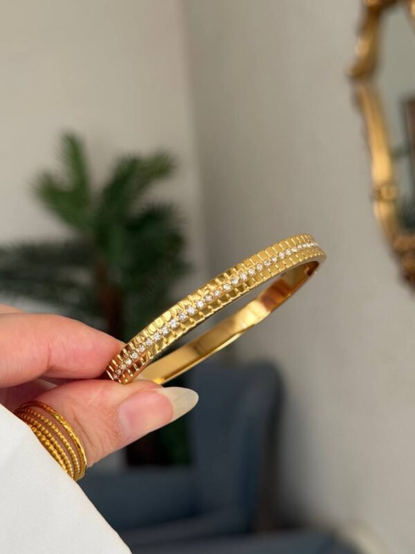 اساور