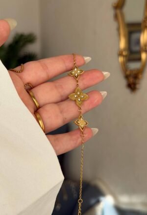 اساور