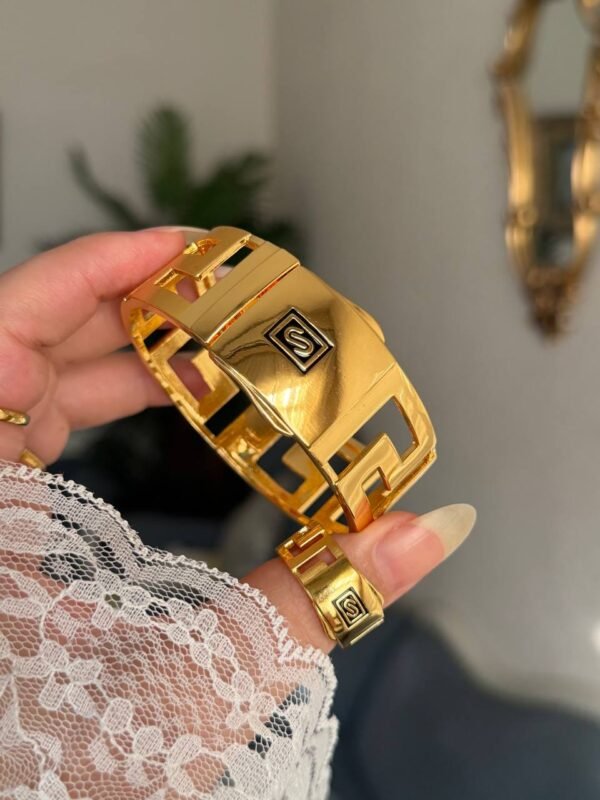 سوار مع محبس