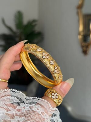 سوار مع محبس